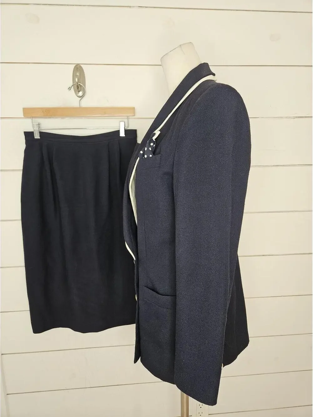 Kasper ASL size 10 navy blue with white detail skirt suit. Blazer & skirt. - Picture 2 of 6